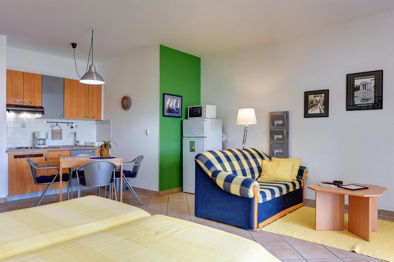 Apartments Villa Ana Medulin Exterior photo