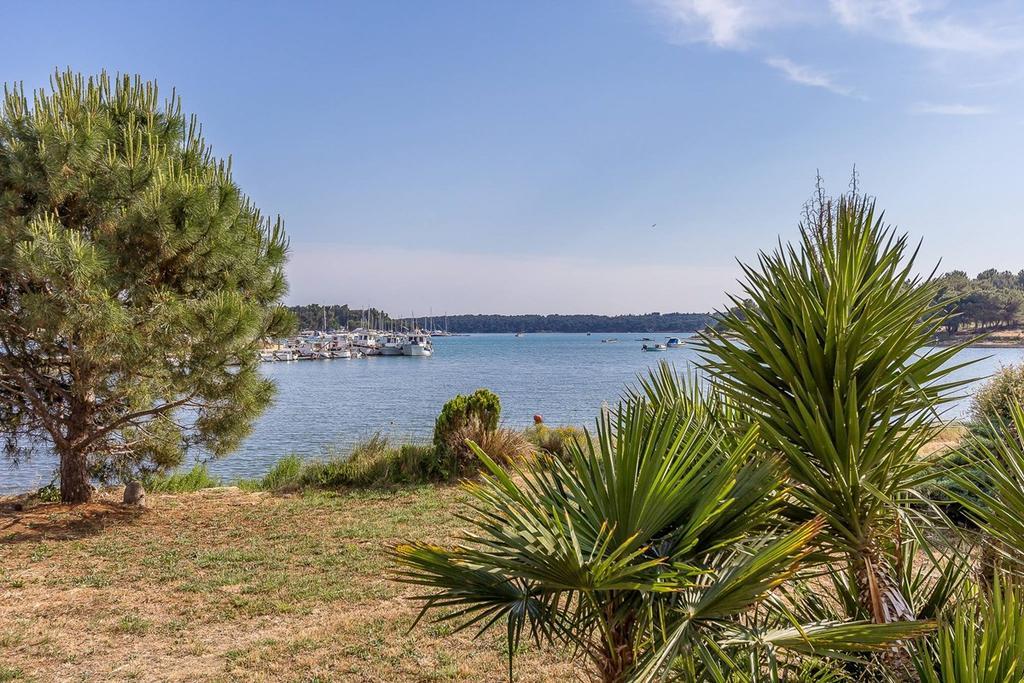Apartments Villa Ana Medulin Exterior photo